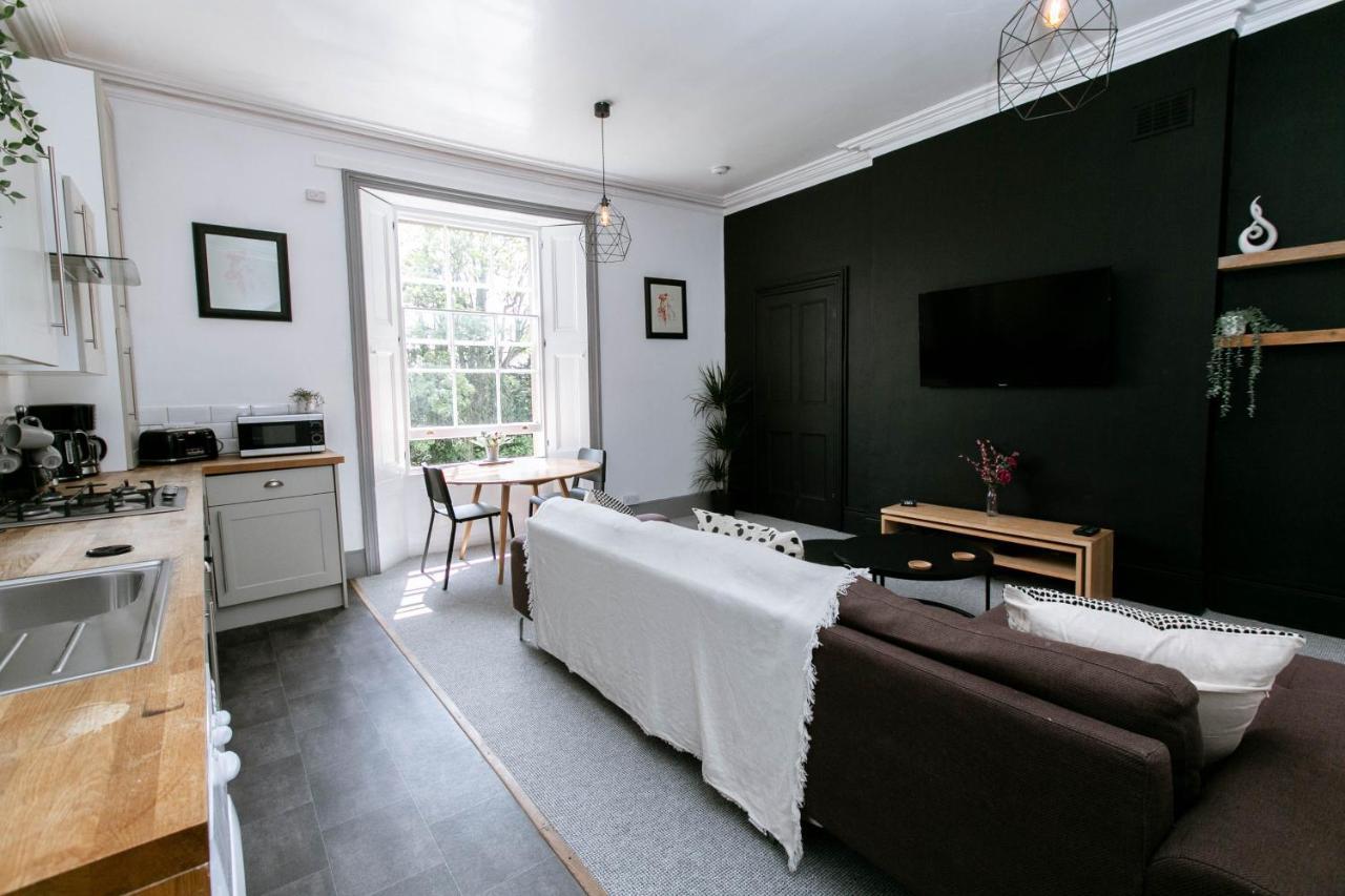Peaceful Apartment - Dedicated Free Parking - Walk To Centre, Uni, Hosp - Business And Leisure - Contact For Long Stays Exeter Kültér fotó