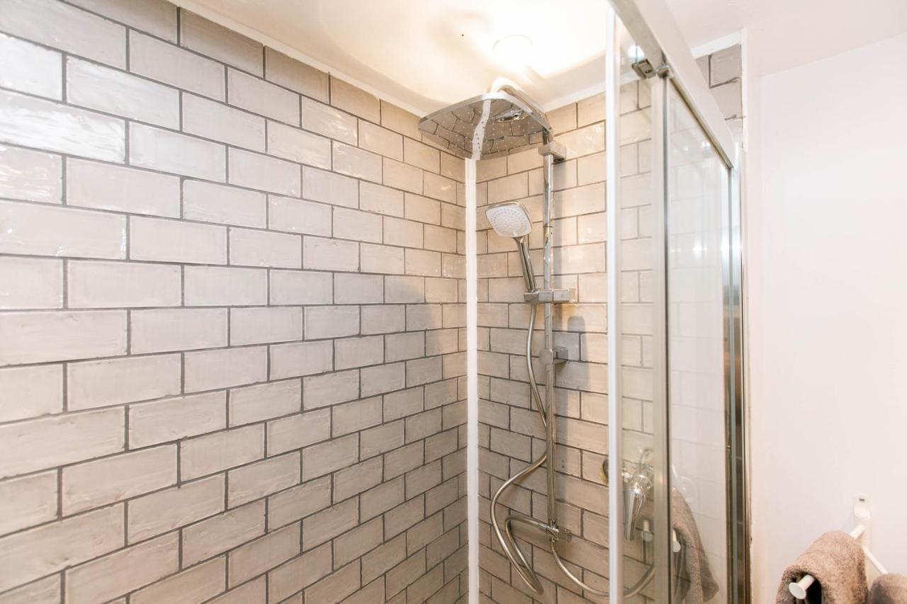 Peaceful Apartment - Dedicated Free Parking - Walk To Centre, Uni, Hosp - Business And Leisure - Contact For Long Stays Exeter Kültér fotó